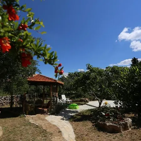 Appartement In With Air Conditioning, Wifi Sutomiscica